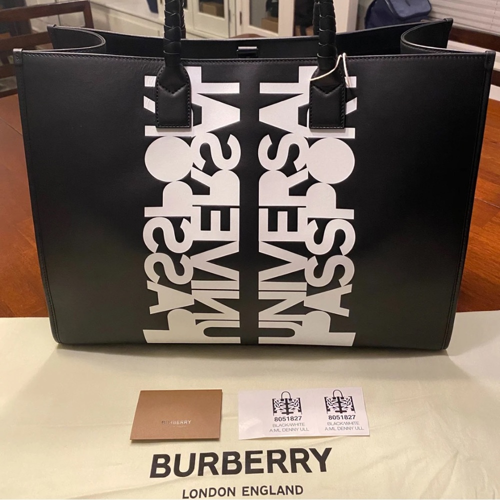 Burberry Universal Passport Tote Bag - Picture 3 of 5